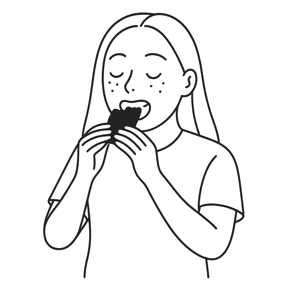 海苔を食べている女性／AMUBELLE／アンベル